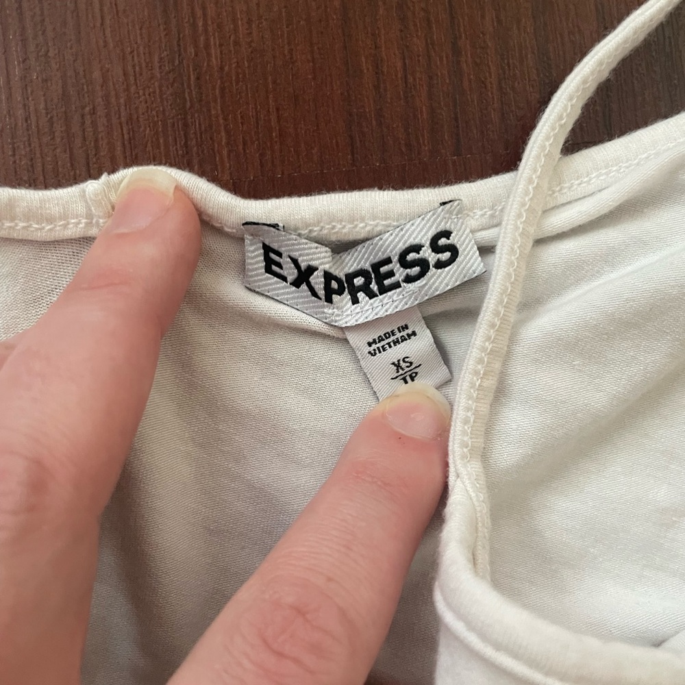 Express top 💕 - Picture 2 of 4